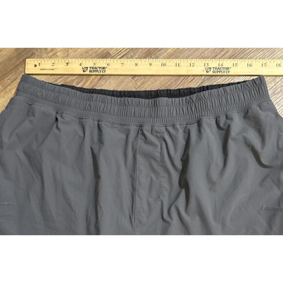 Rhone Versatility Shorts Gray Athletic Stretch Activewear Athleisure Minimalist - Picture 12 of 15
